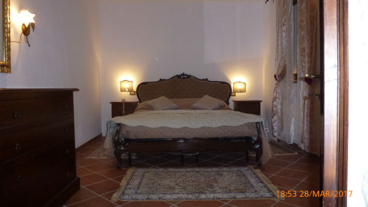 Farfallarossacameraletto